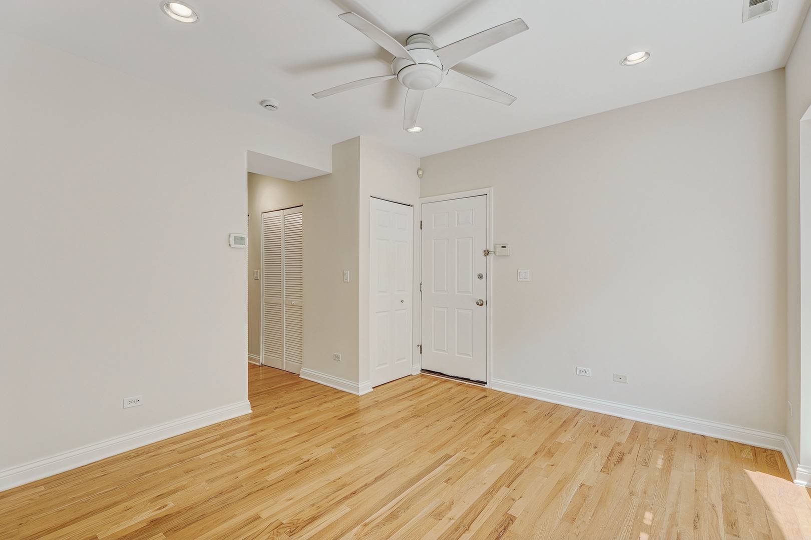 2836 N Dawson AVE #1W, Chicago, IL 60618