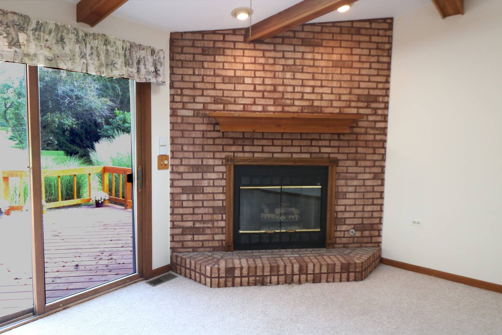 3095 Boerderij WAY, Woodstock, IL 60098