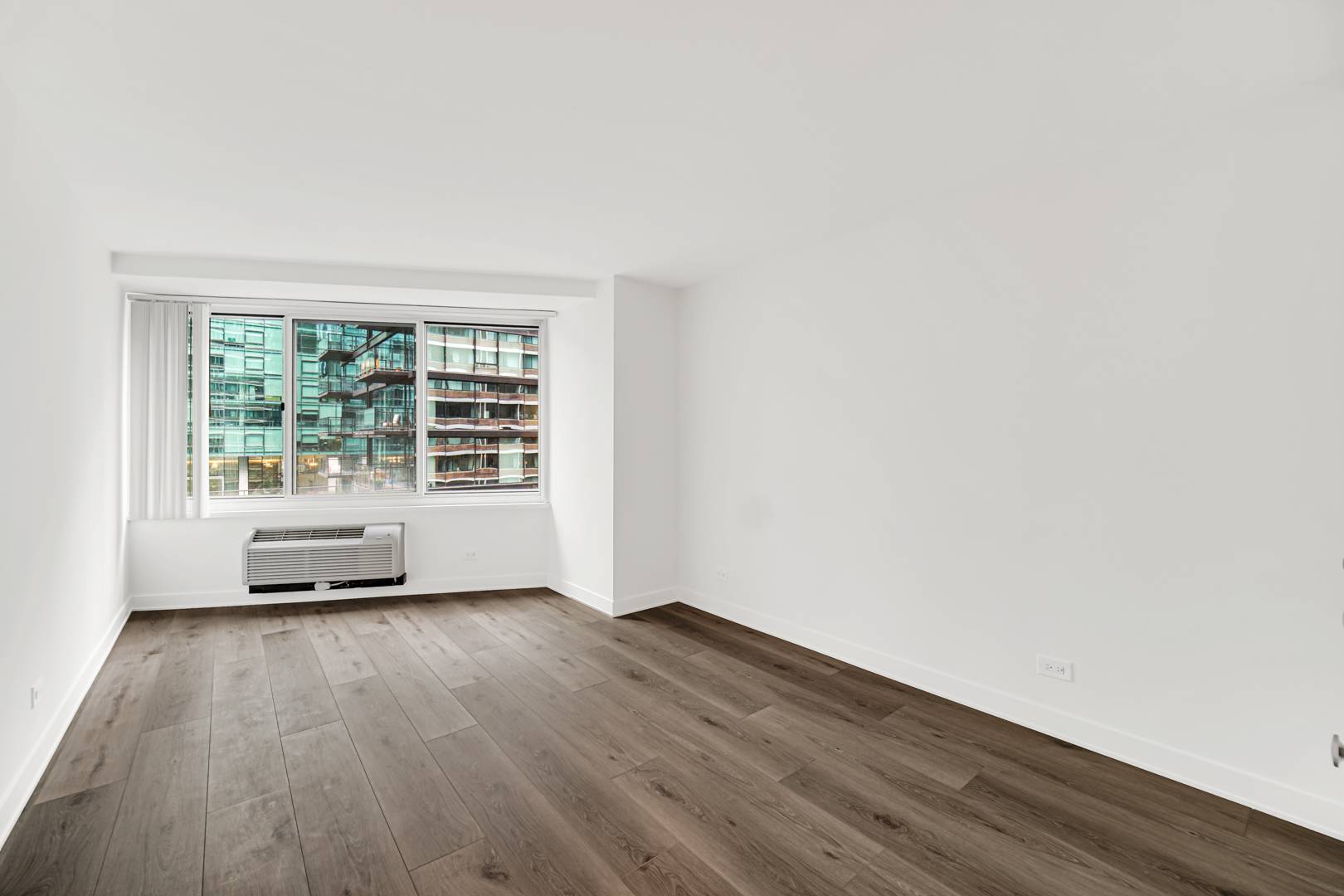 211 E Ohio ST #1715, Chicago, IL 60611