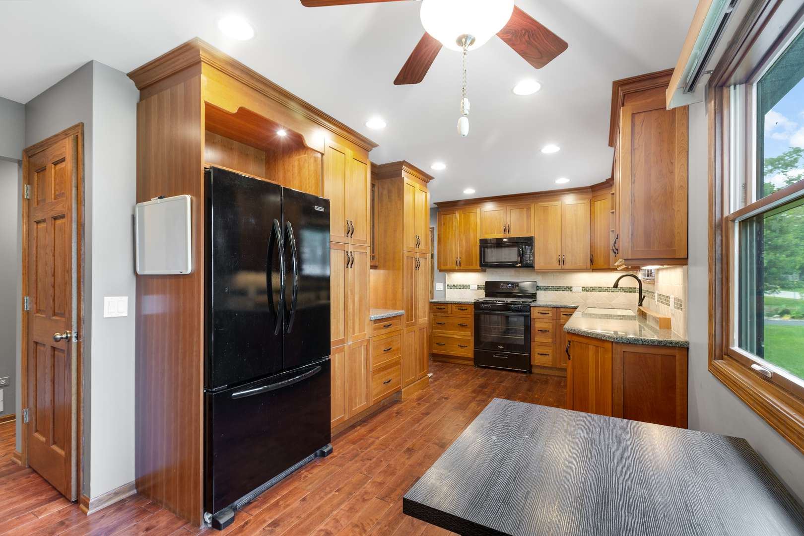 18207 W Big Oaks RD, Grayslake, IL 60030