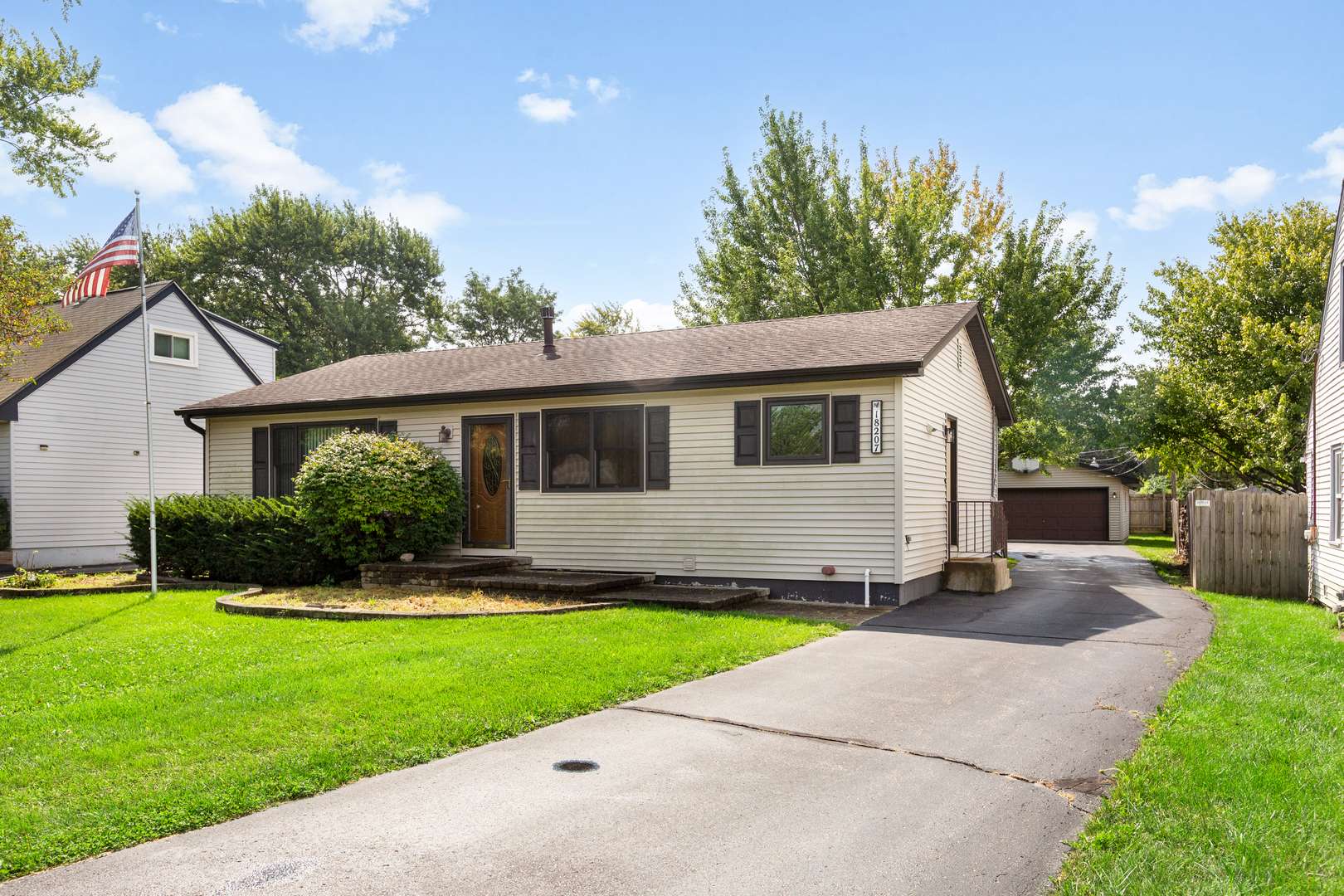 18207 W Big Oaks RD, Grayslake, IL 60030