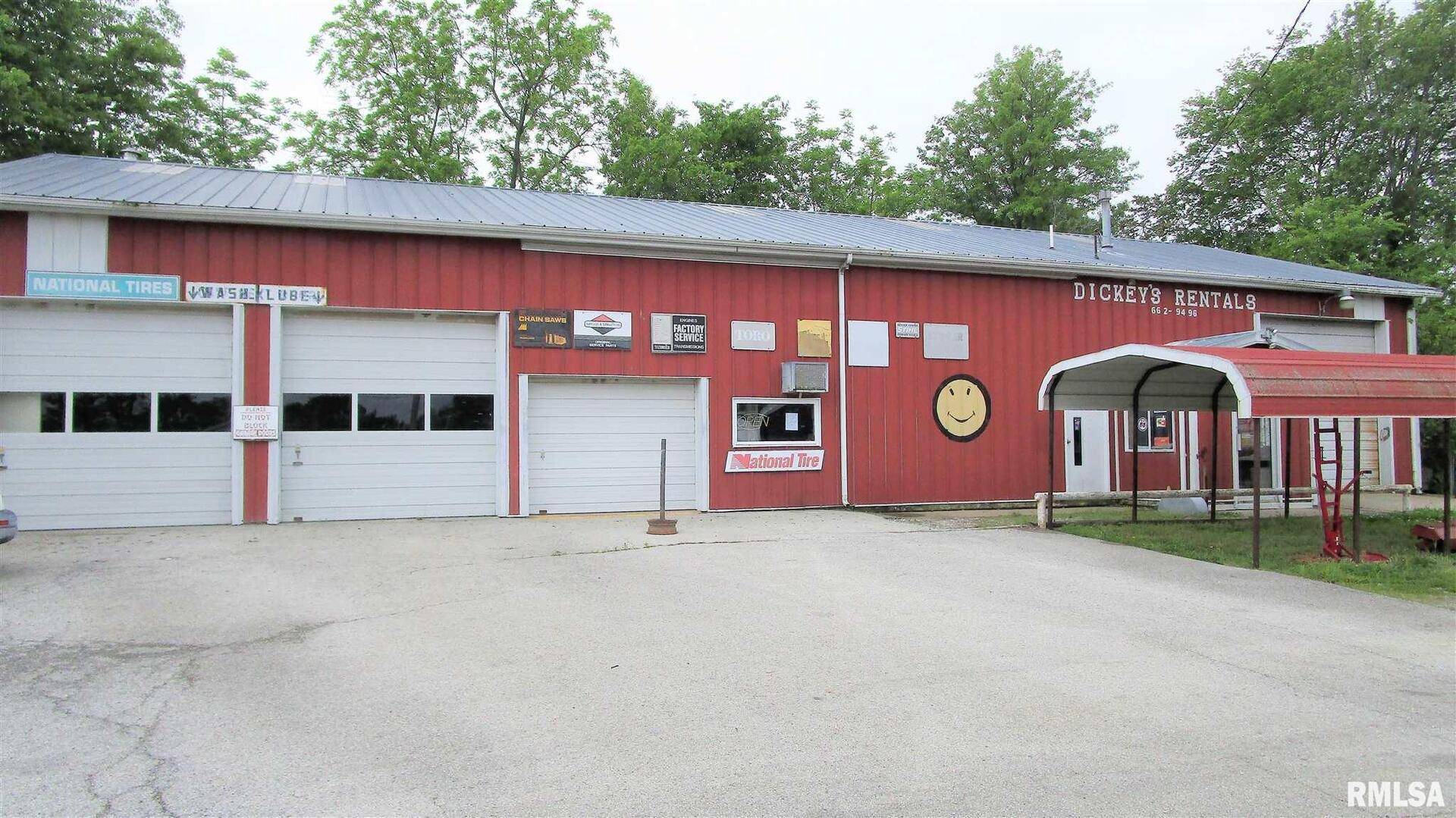 403 W NORTH AVE, Flora, IL 62839