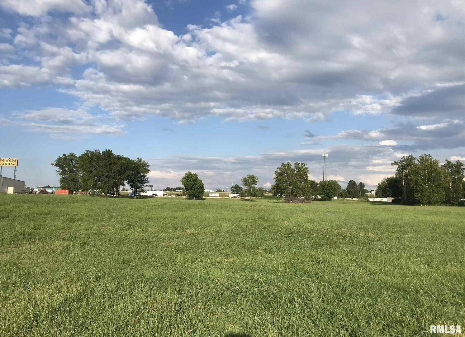 0000 Halfway RD, Marion, IL 62959