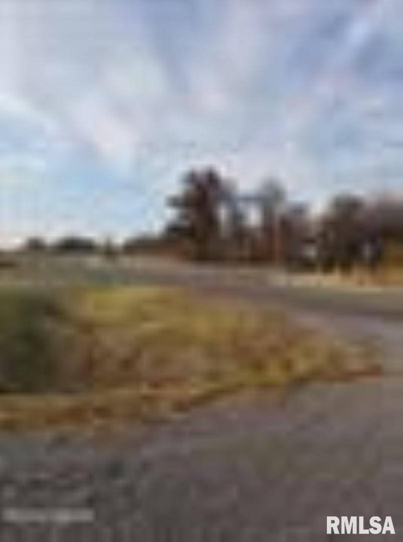 000 E PLAZA DR, Carterville, IL 62918