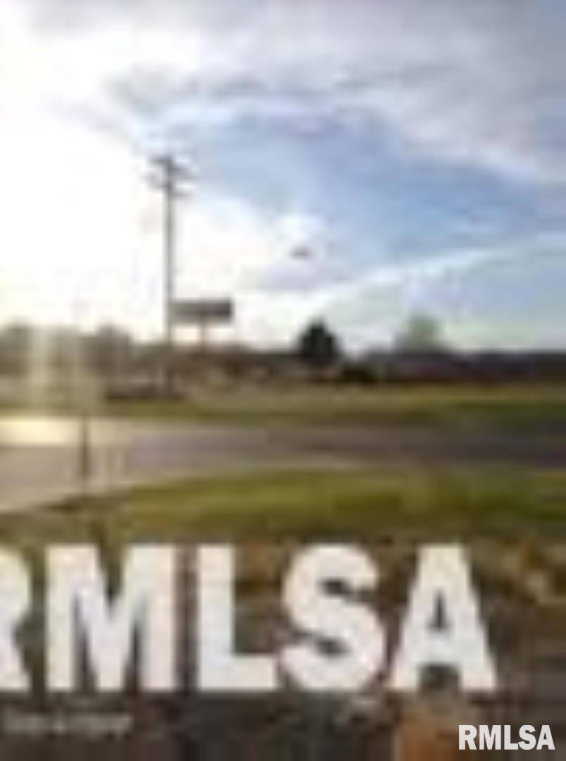 000 E PLAZA DR, Carterville, IL 62918
