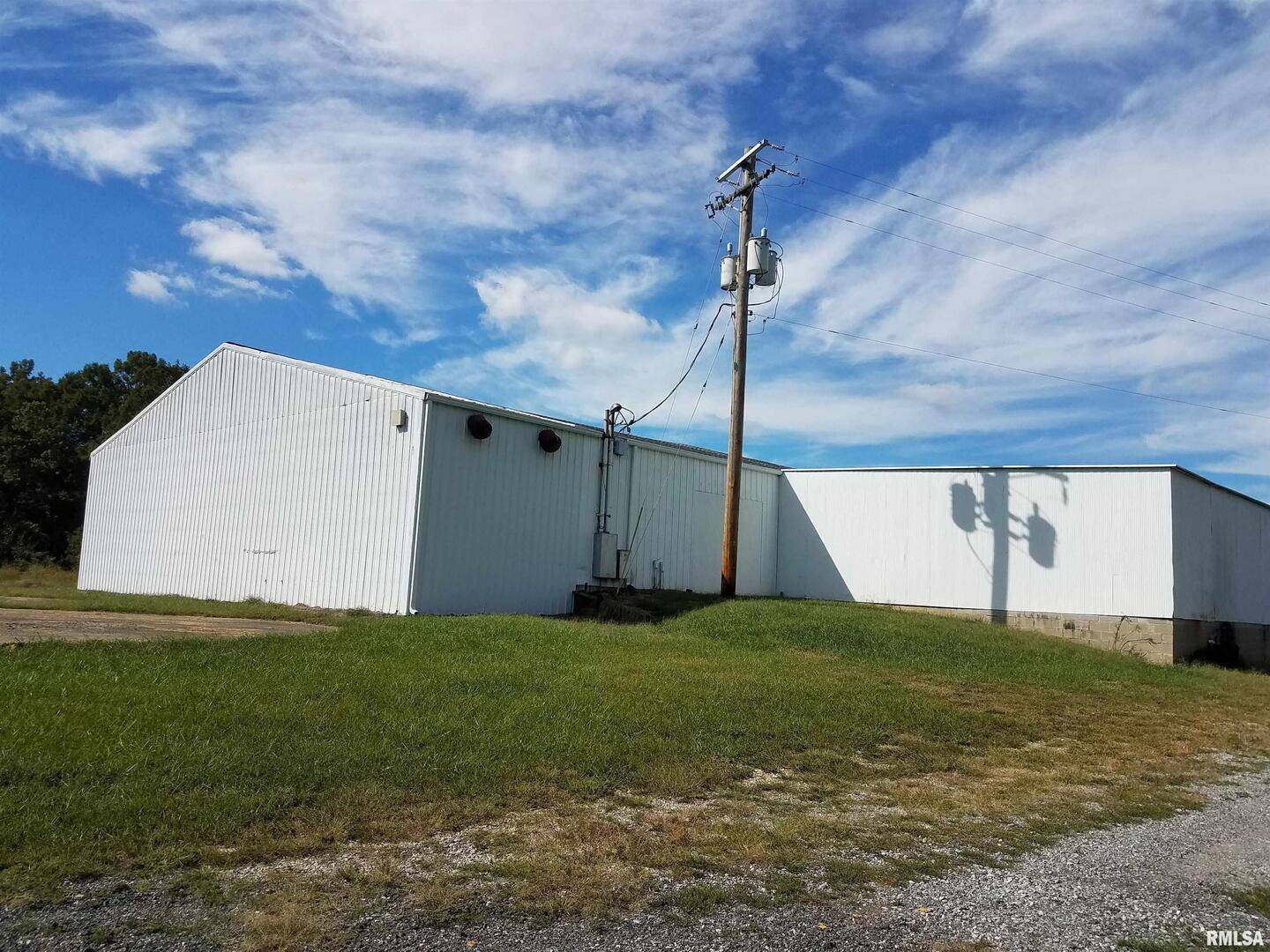 1238 W MAIN ST, Benton, IL 62812