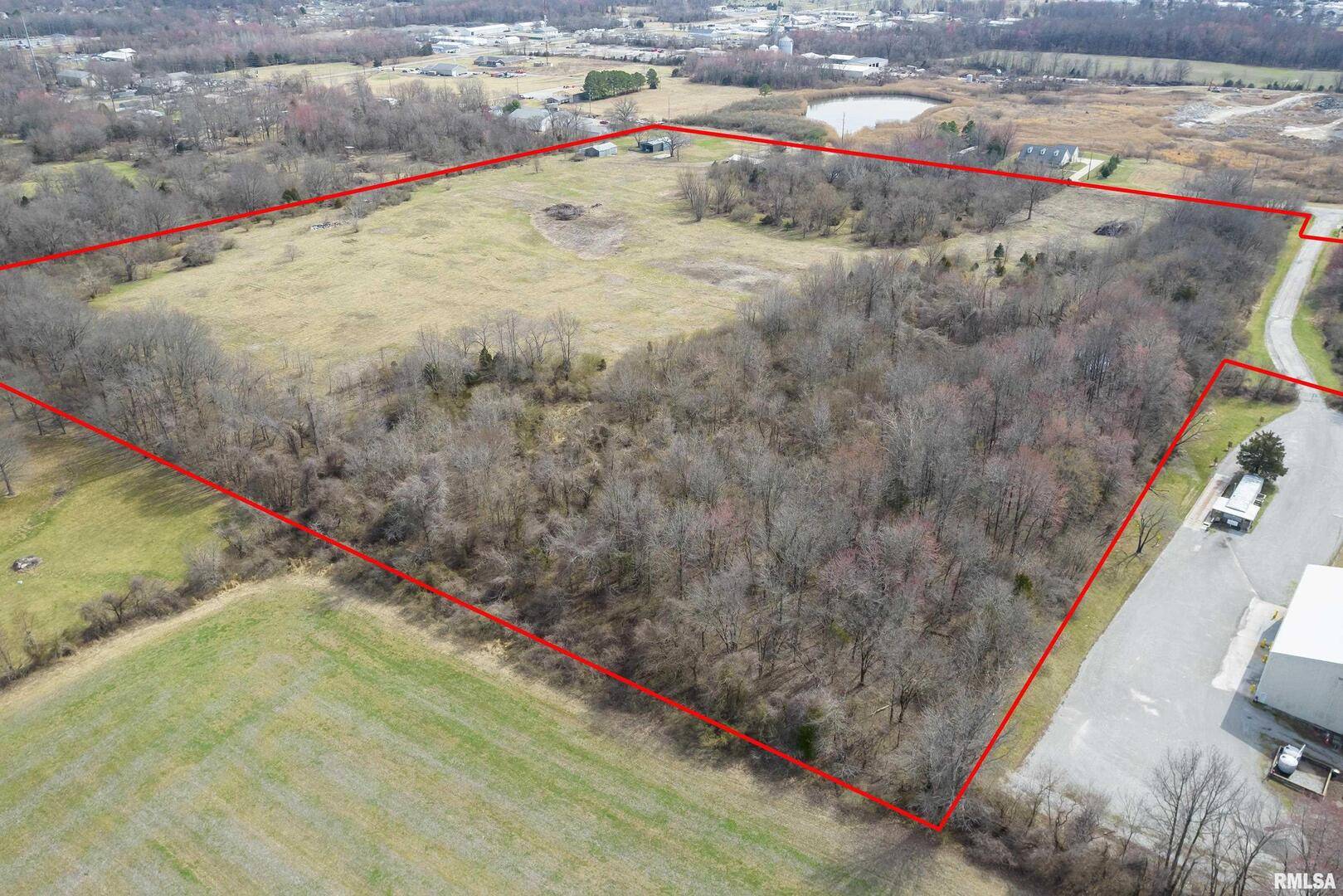 1408 Longstreet ST, Marion, IL 62959