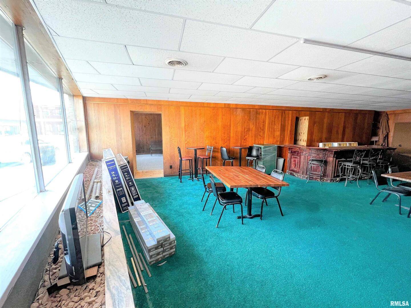 111 W NORTH AVE #109, Flora, IL 62839
