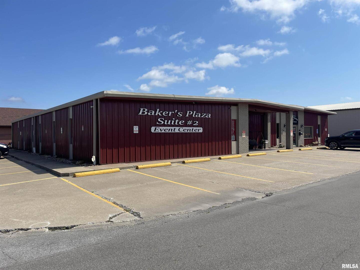 1912 W Rendleman ST, Marion, IL 62959