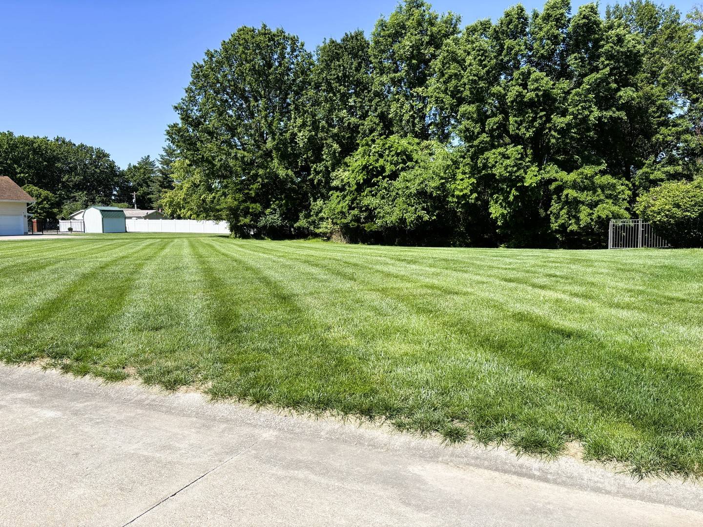 22 Clearlake Dr DR, Centralia, IL 62801
