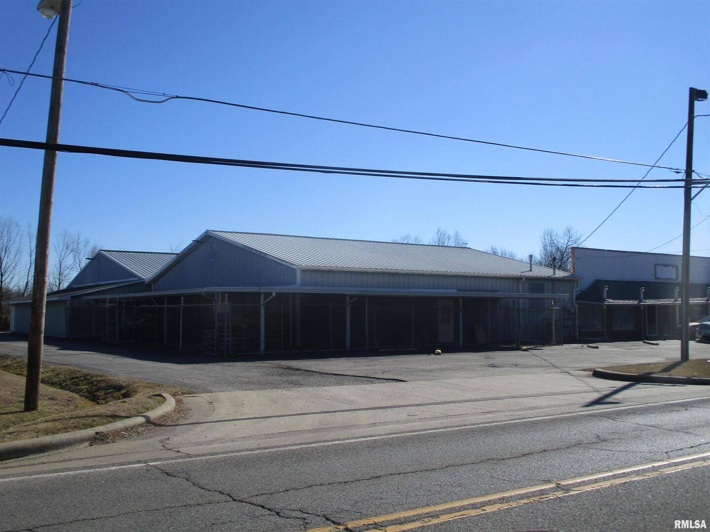 1522 N MAIN ST #1, Benton, IL 62812