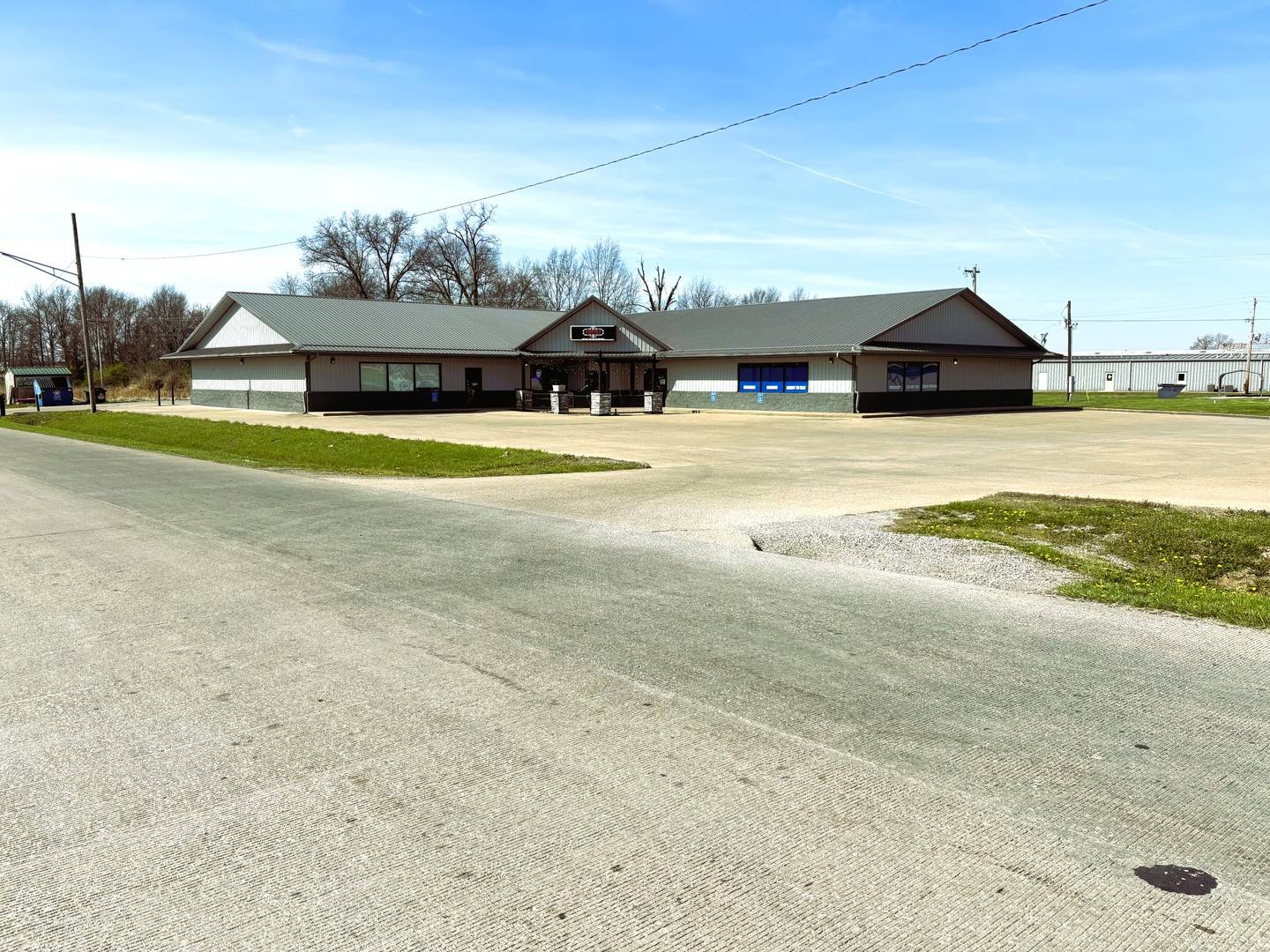 5 WILLIAMSON DR, Fairfield, IL 62837