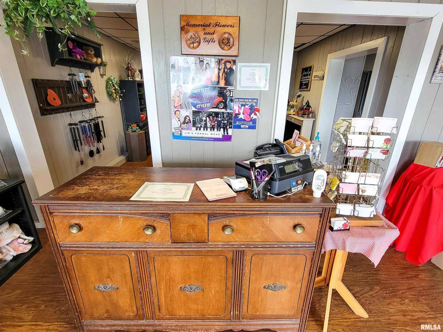 223 E NORTH AVE, Flora, IL 62839