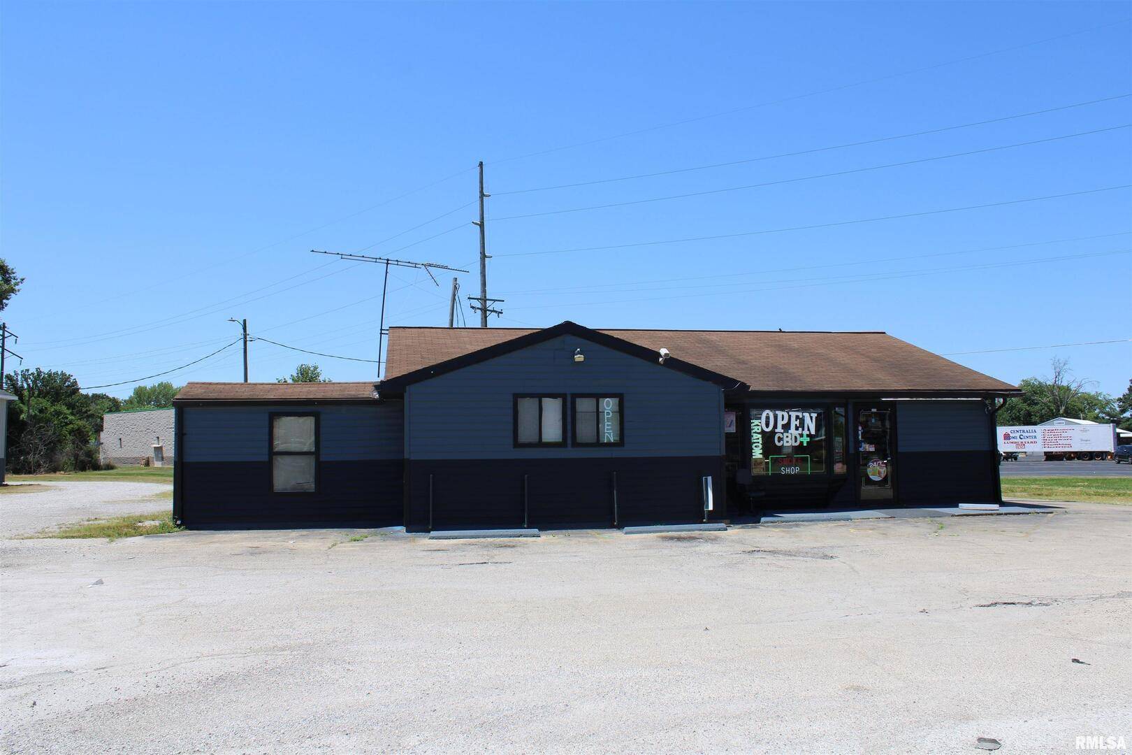 1235 W BROADWAY ST, Centralia, IL 62801