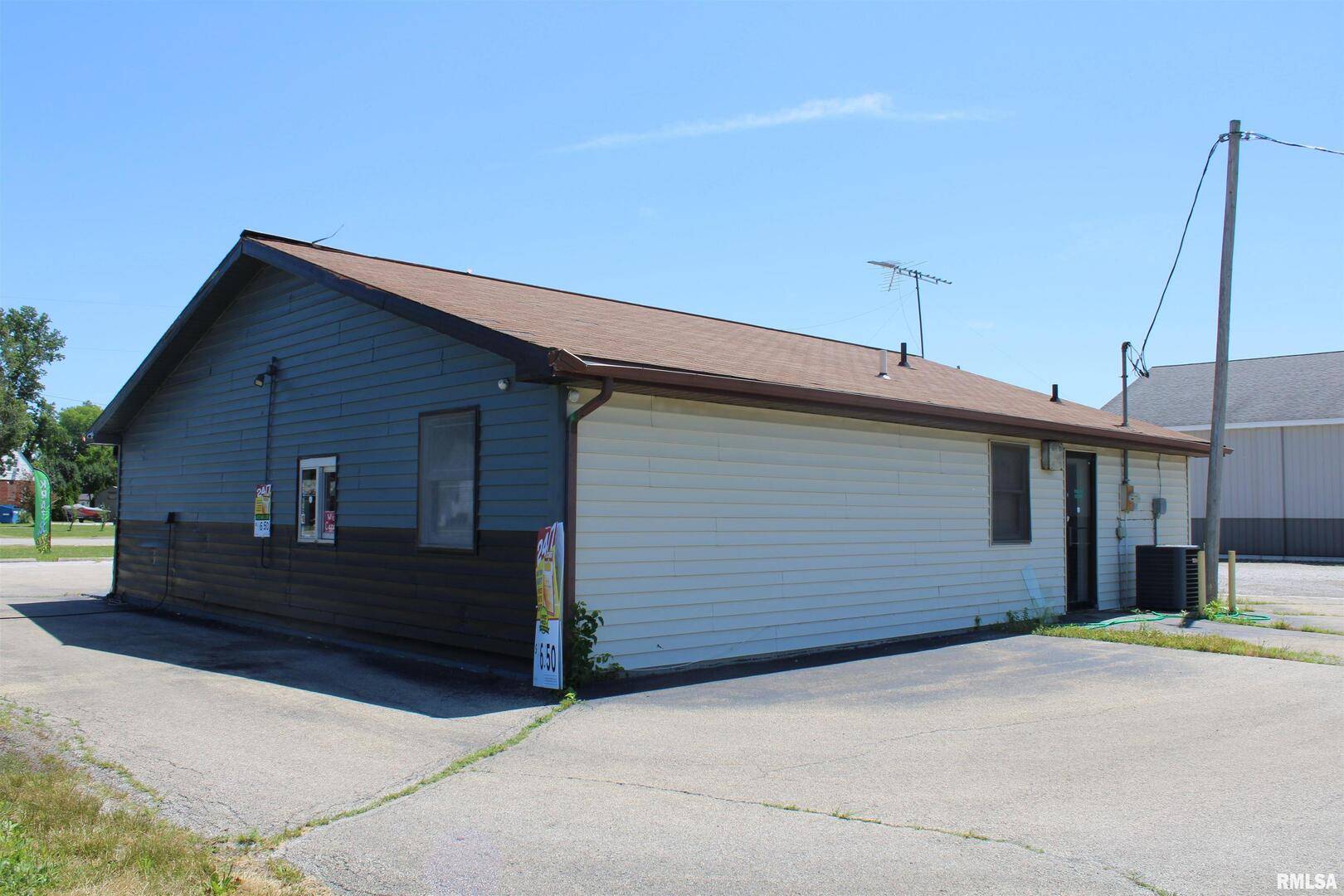 1235 W BROADWAY ST, Centralia, IL 62801