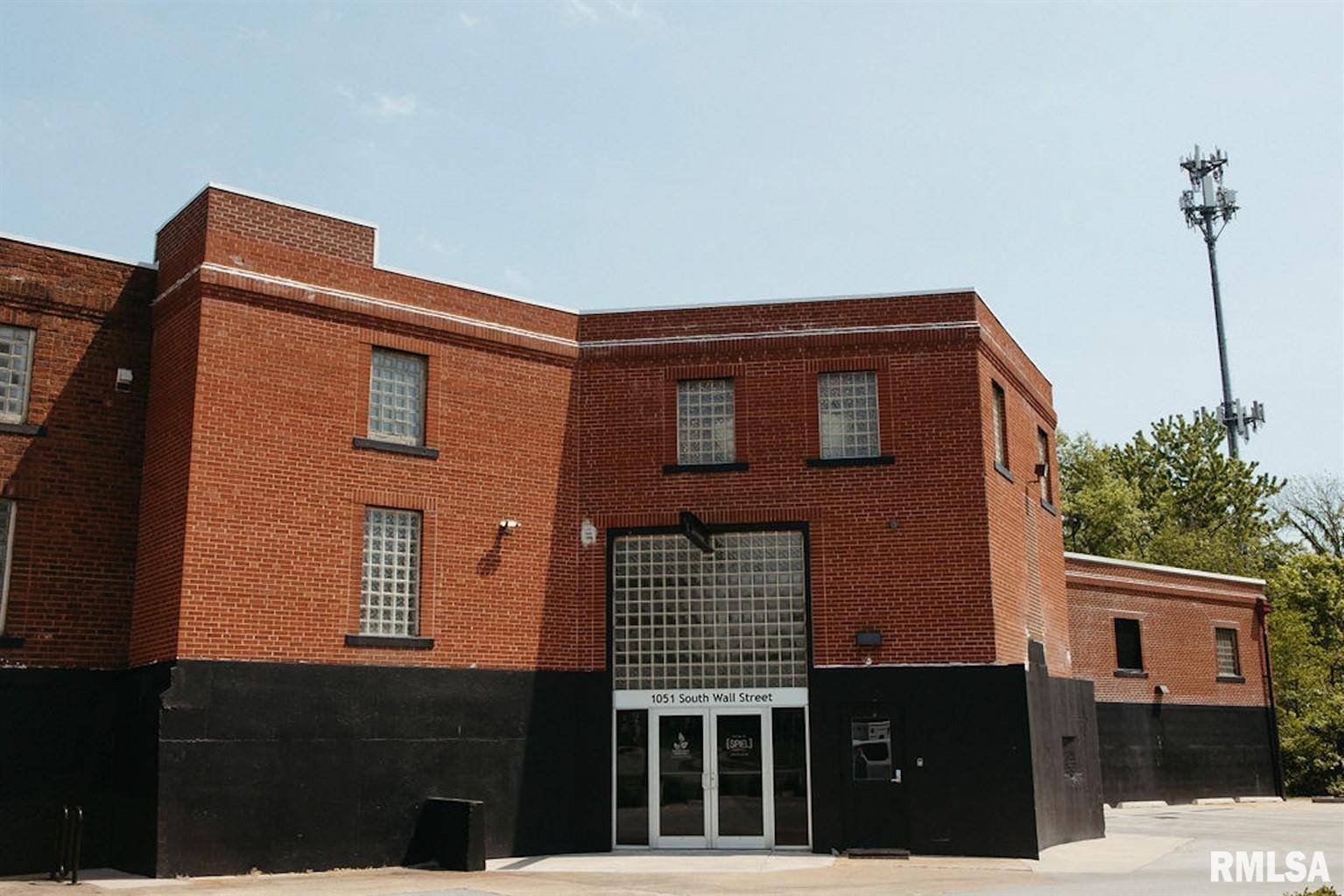 1051 S WALL ST, Carbondale, IL 62901