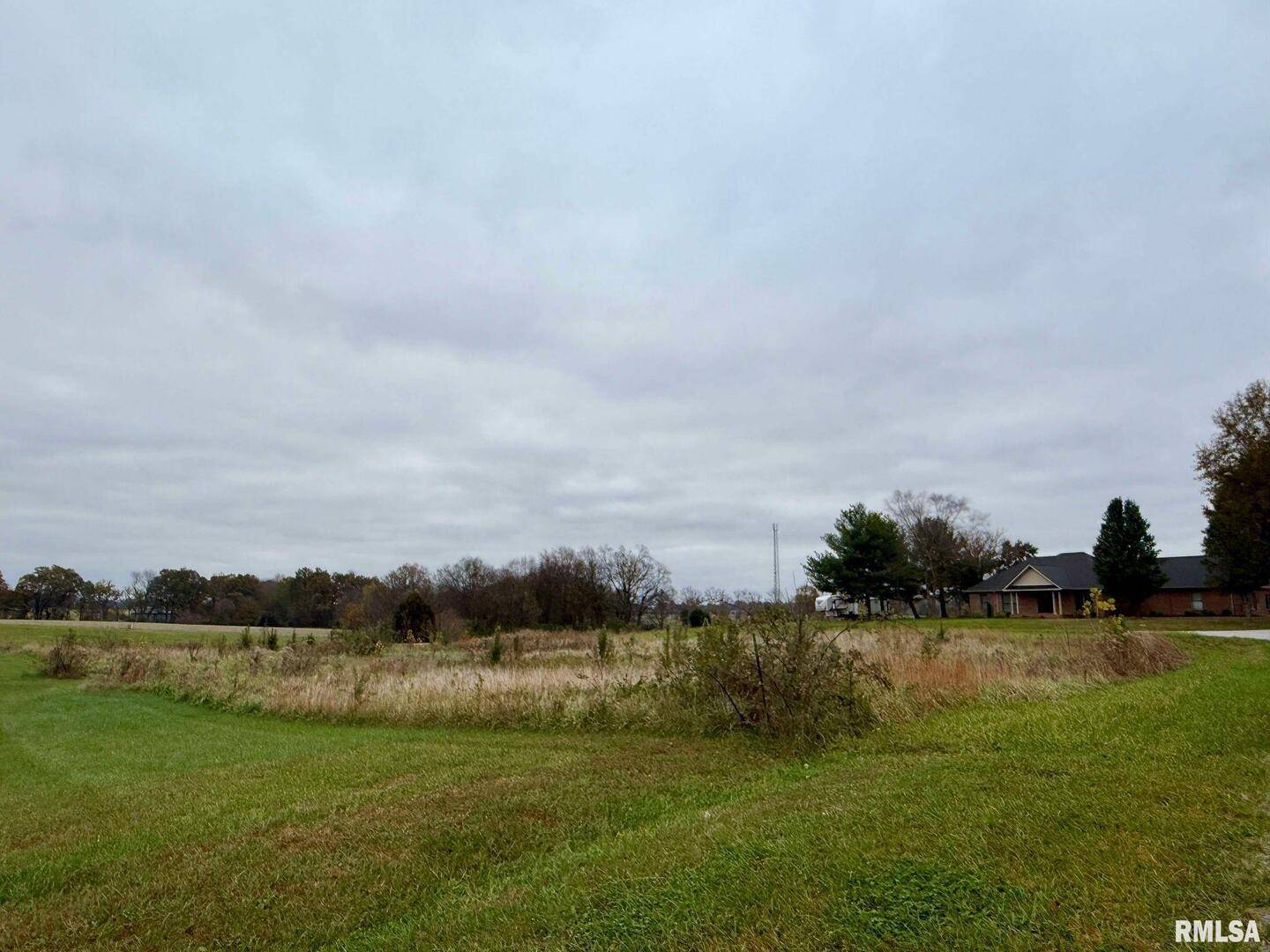 000 Clark LN, Metropolis, IL 62960