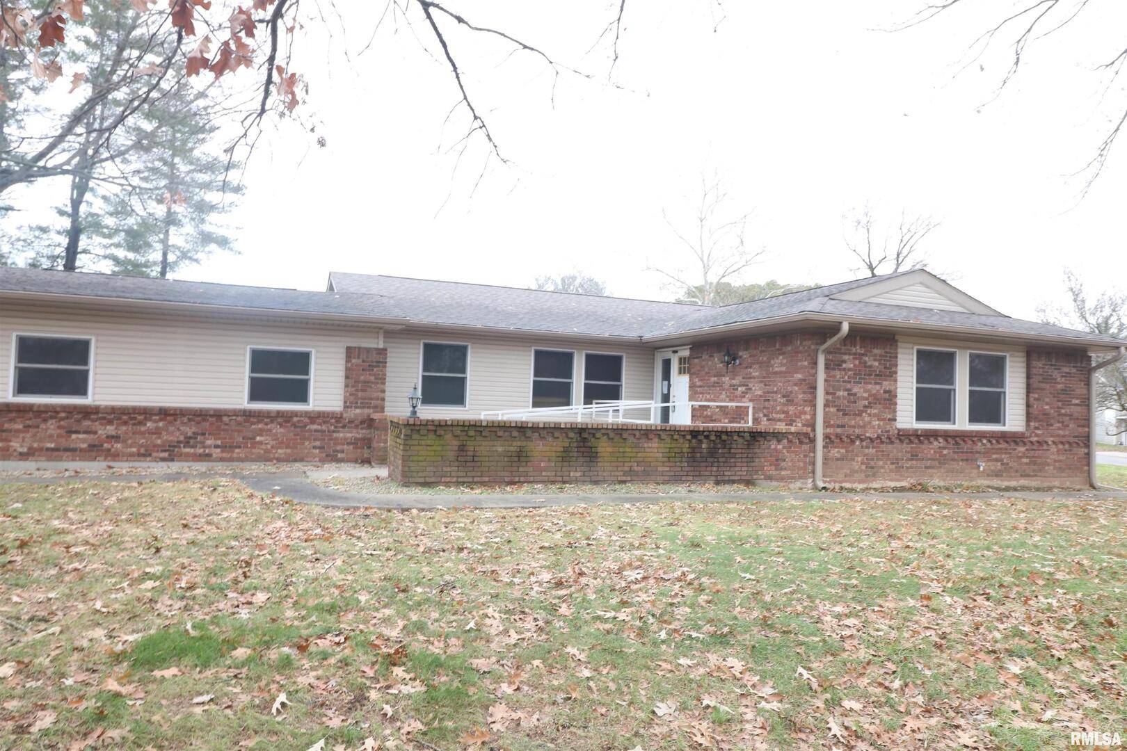 401 Beadle DR, Carbondale, IL 62901