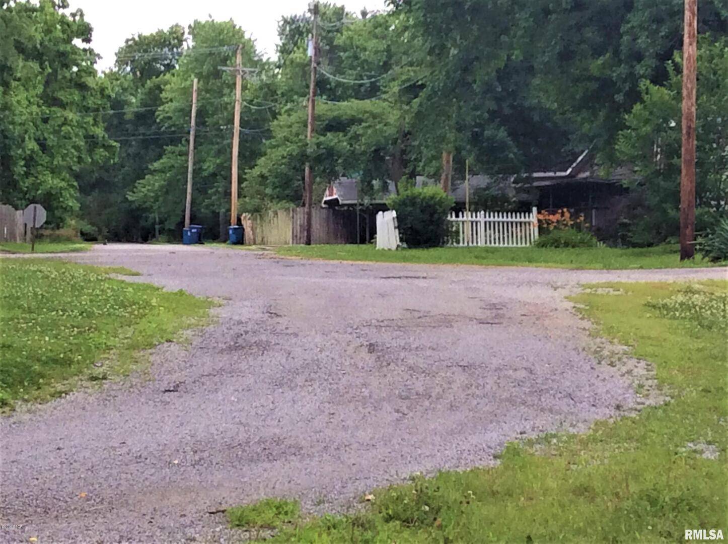 2604 Veterans Memorial DR, Mt Vernon, IL 62864
