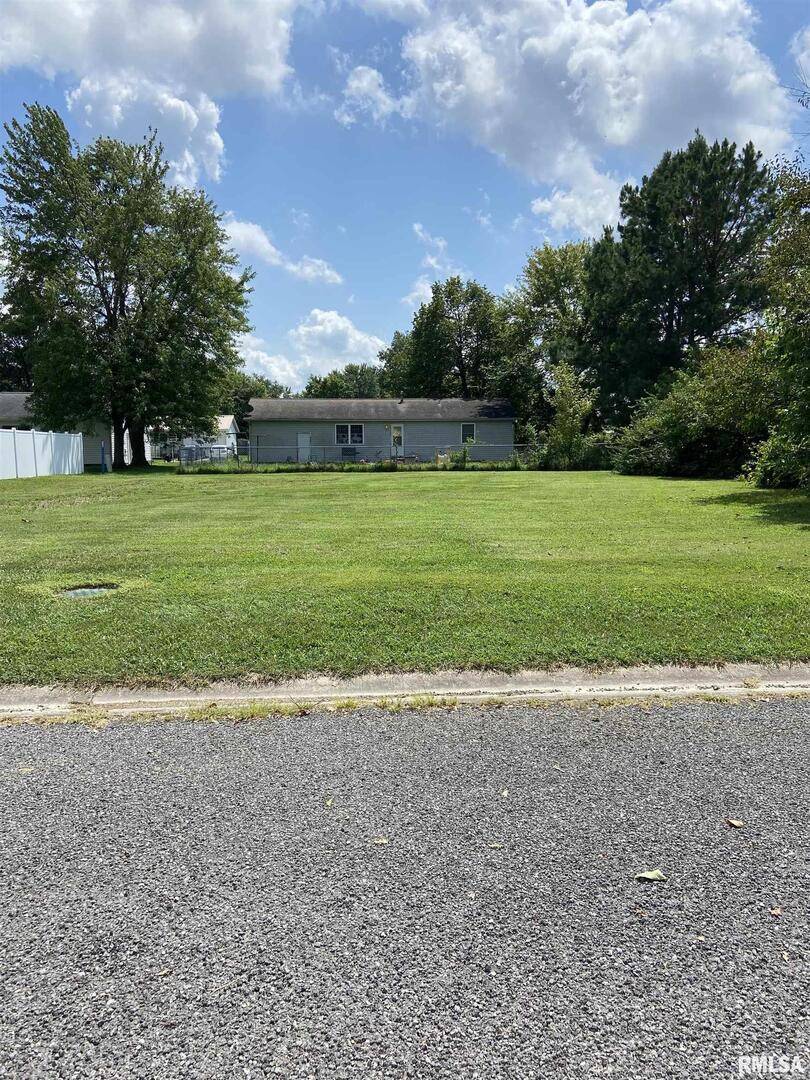 00 NEWPORT DR, Salem, IL 62881