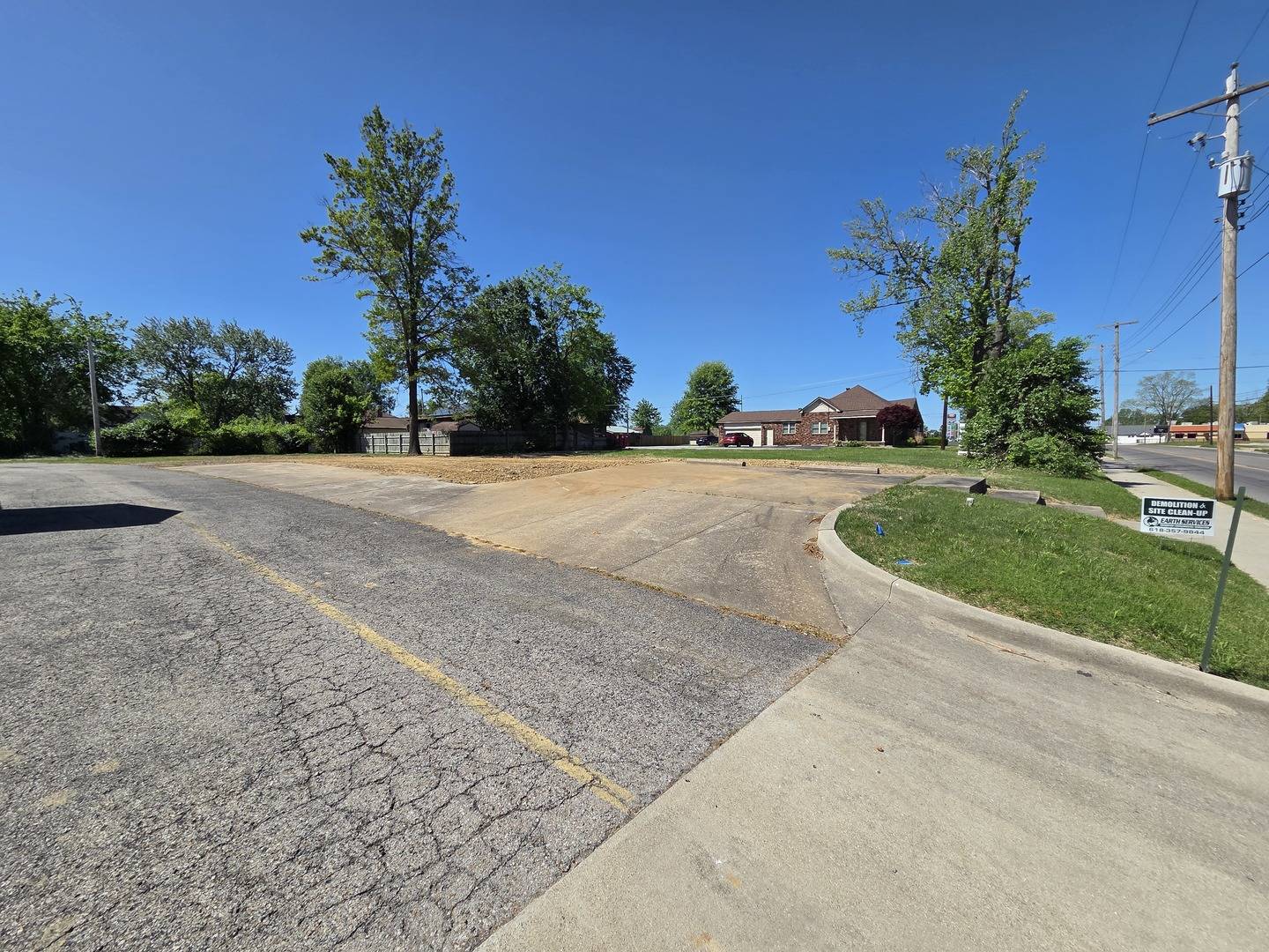 2007 W MAIN ST, Marion, IL 62959