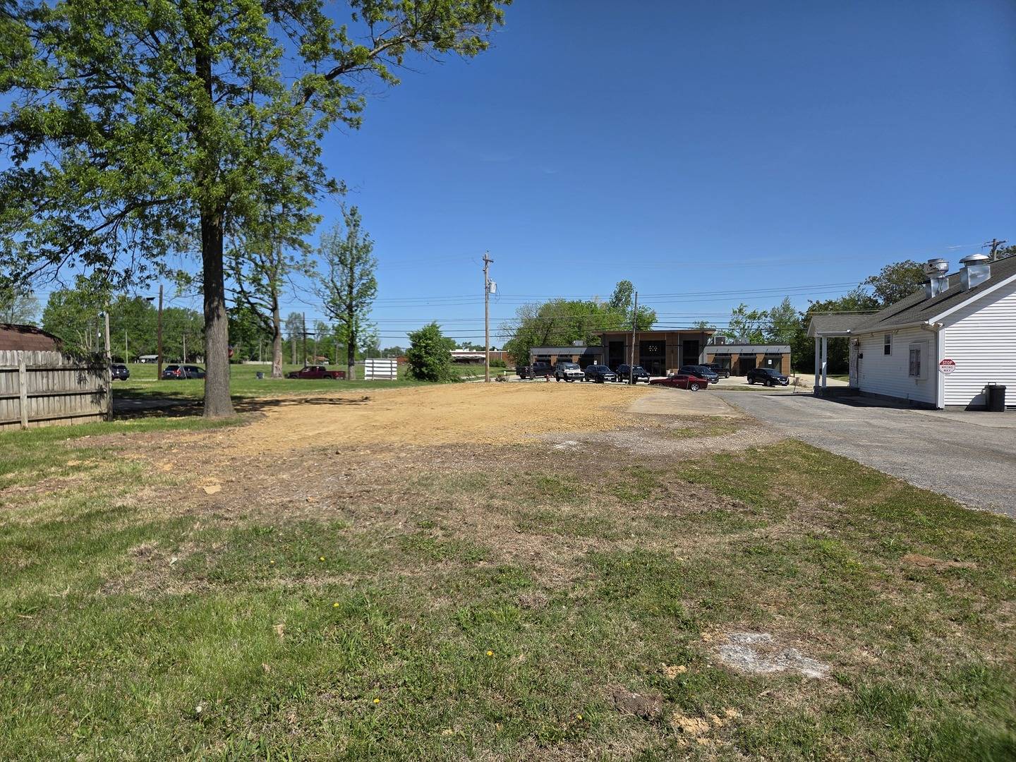 2007 W MAIN ST, Marion, IL 62959