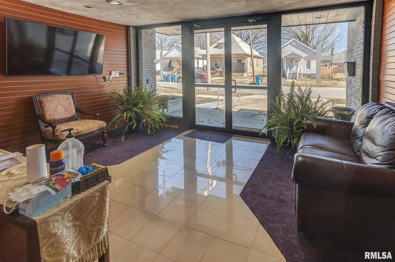 104 N PINE ST, Centralia, IL 62801