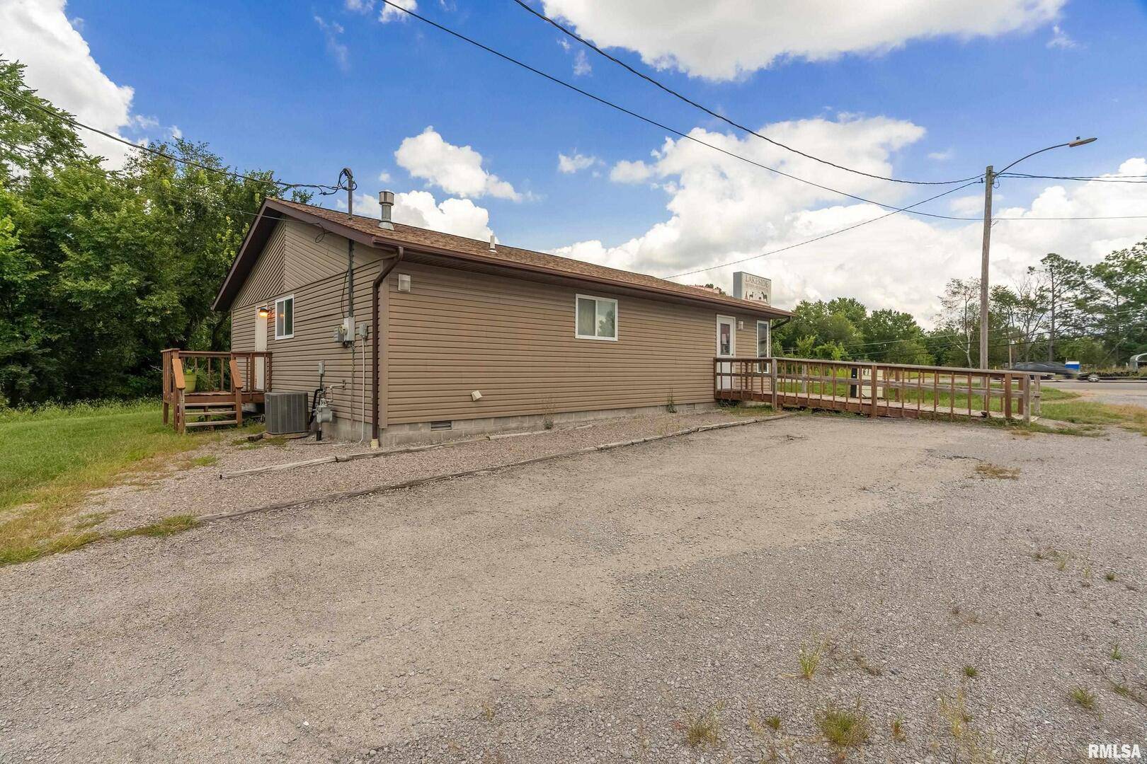 631 N PERSHING ST, Energy, IL 62933