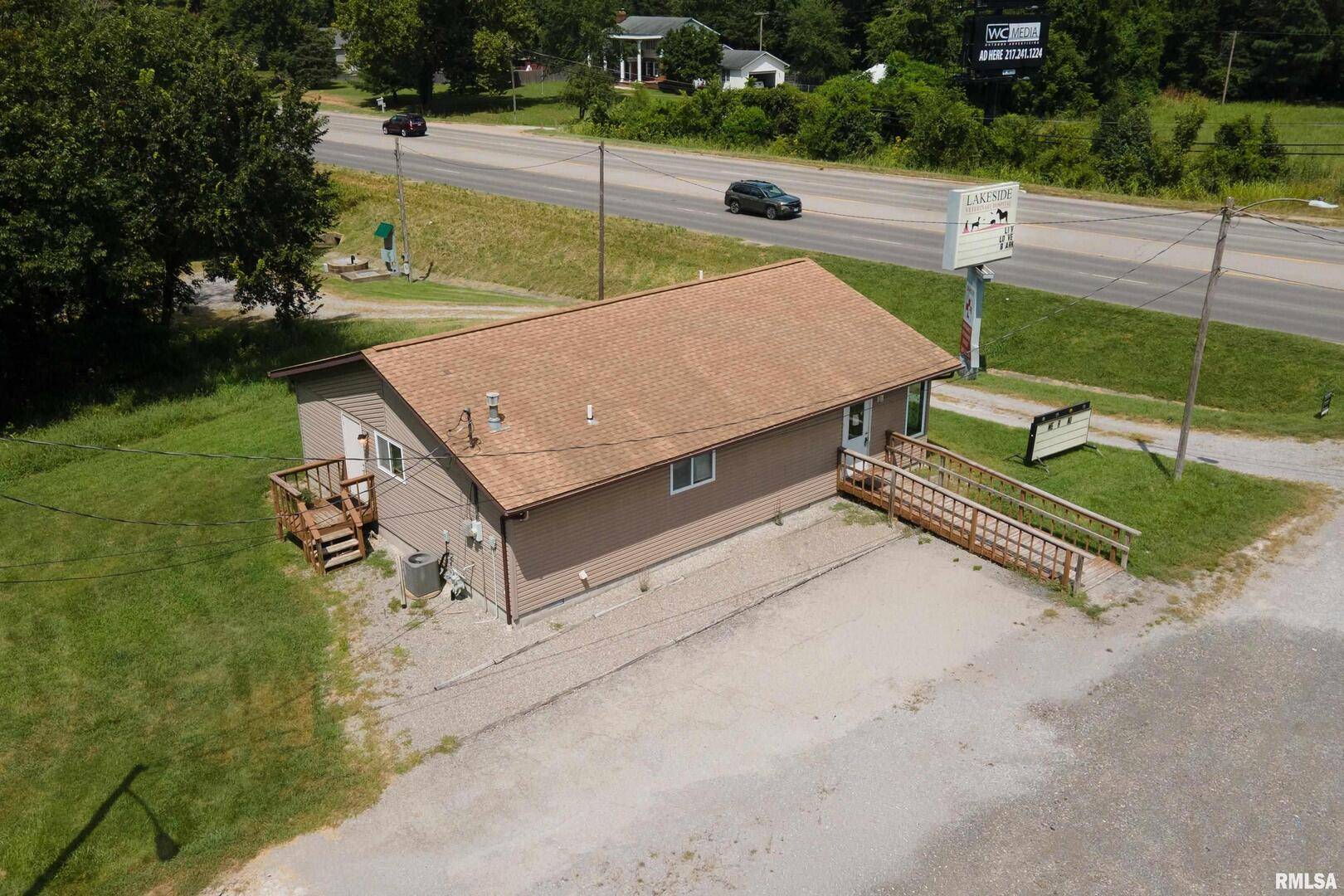 631 N PERSHING ST, Energy, IL 62933