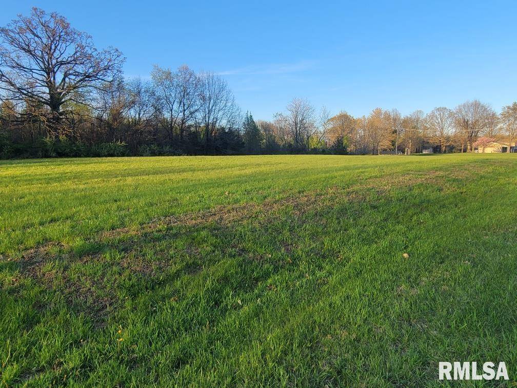 000 E MAPLE ST, Mcleansboro, IL 62859