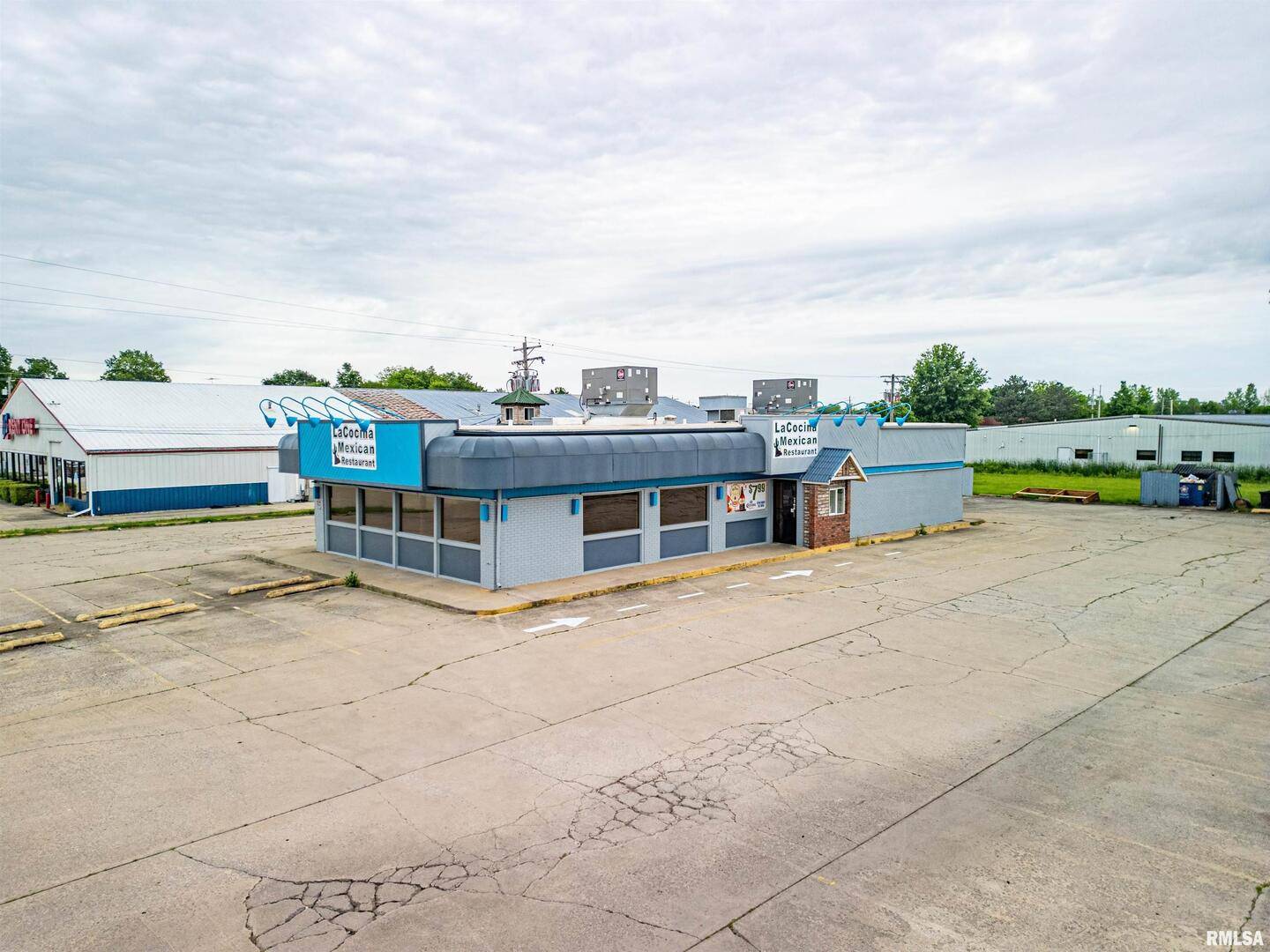 1407 W MAIN ST, Salem, IL 62881