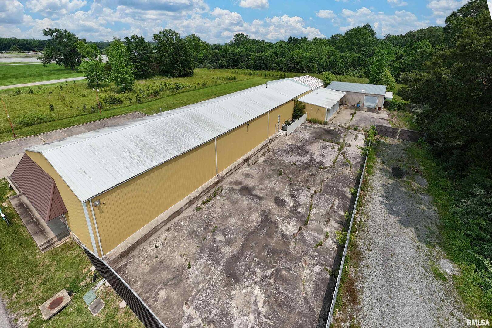 1275 N Reed Station RD, Carbondale, IL 62901