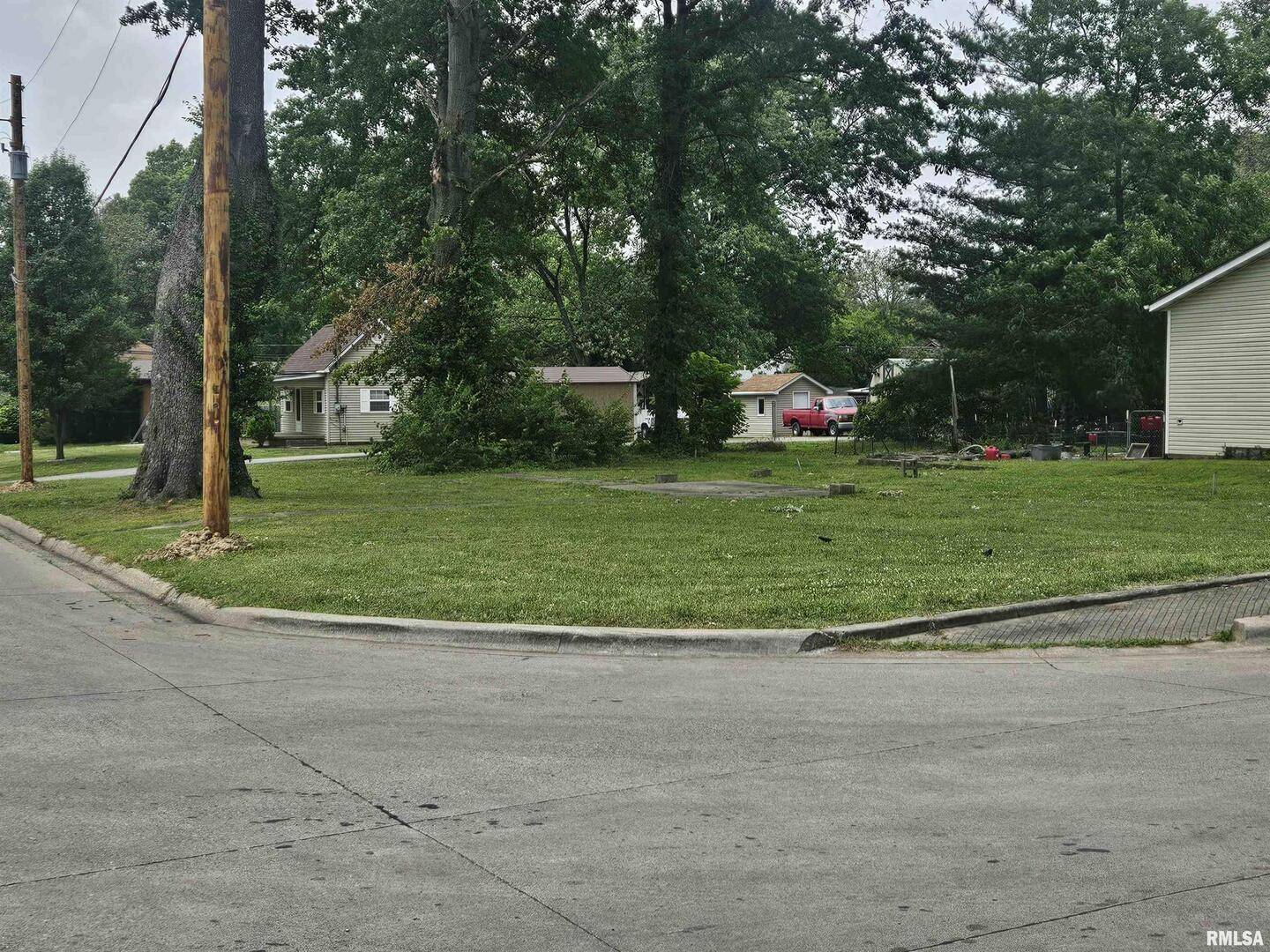 0000 S Duquoin ST #PO Bo, Benton, IL 62812