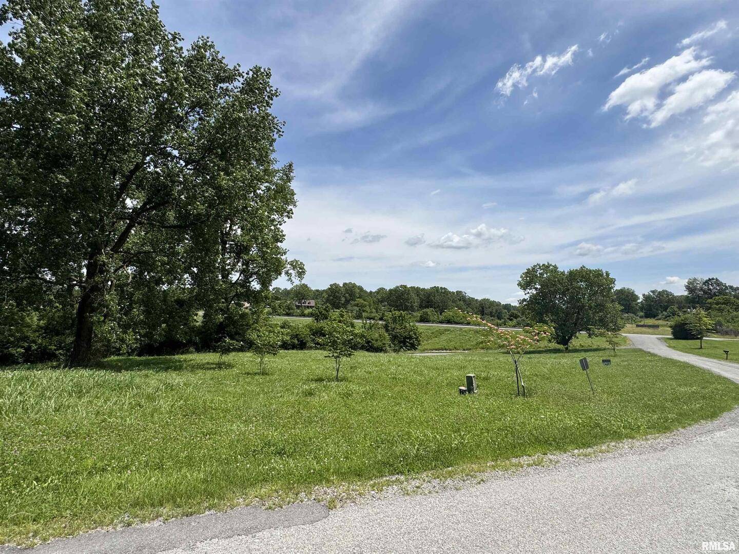 000 Yellow Brick RD, Duquoin, IL 62832