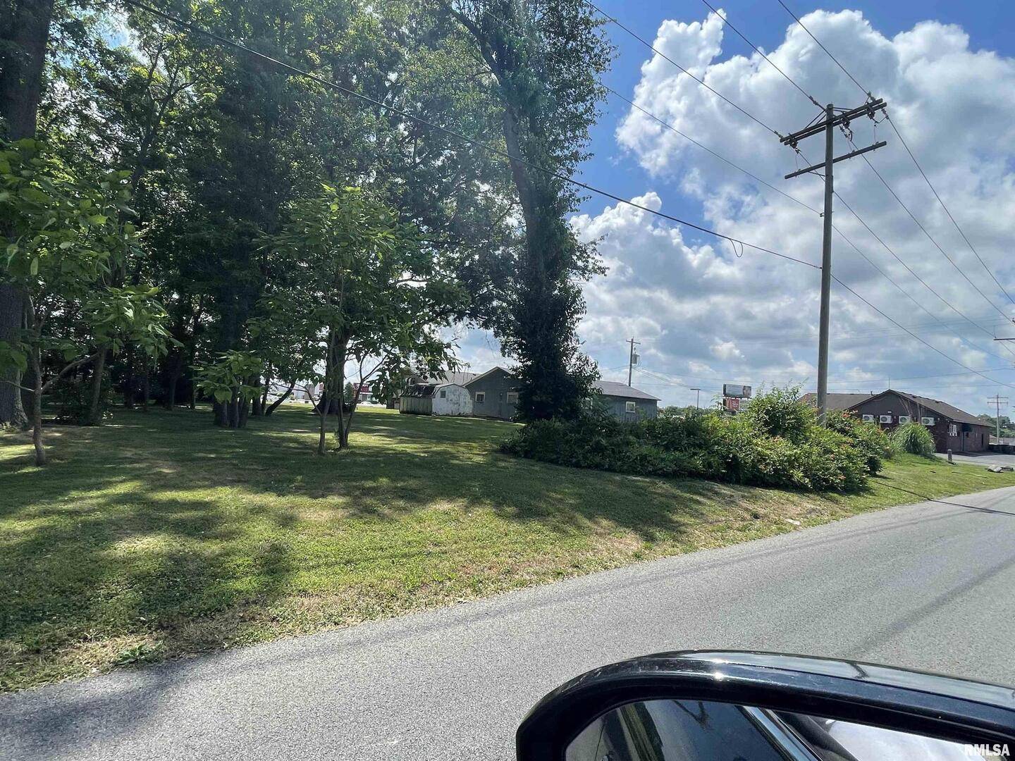 1504 W Dufour ST, Marion, IL 62959