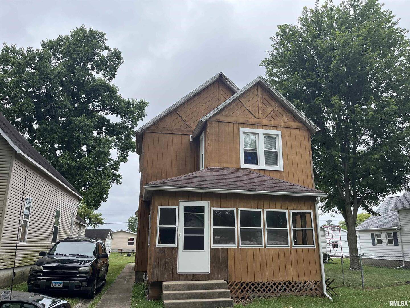 404 N BEECH ST, Centralia, IL 62801