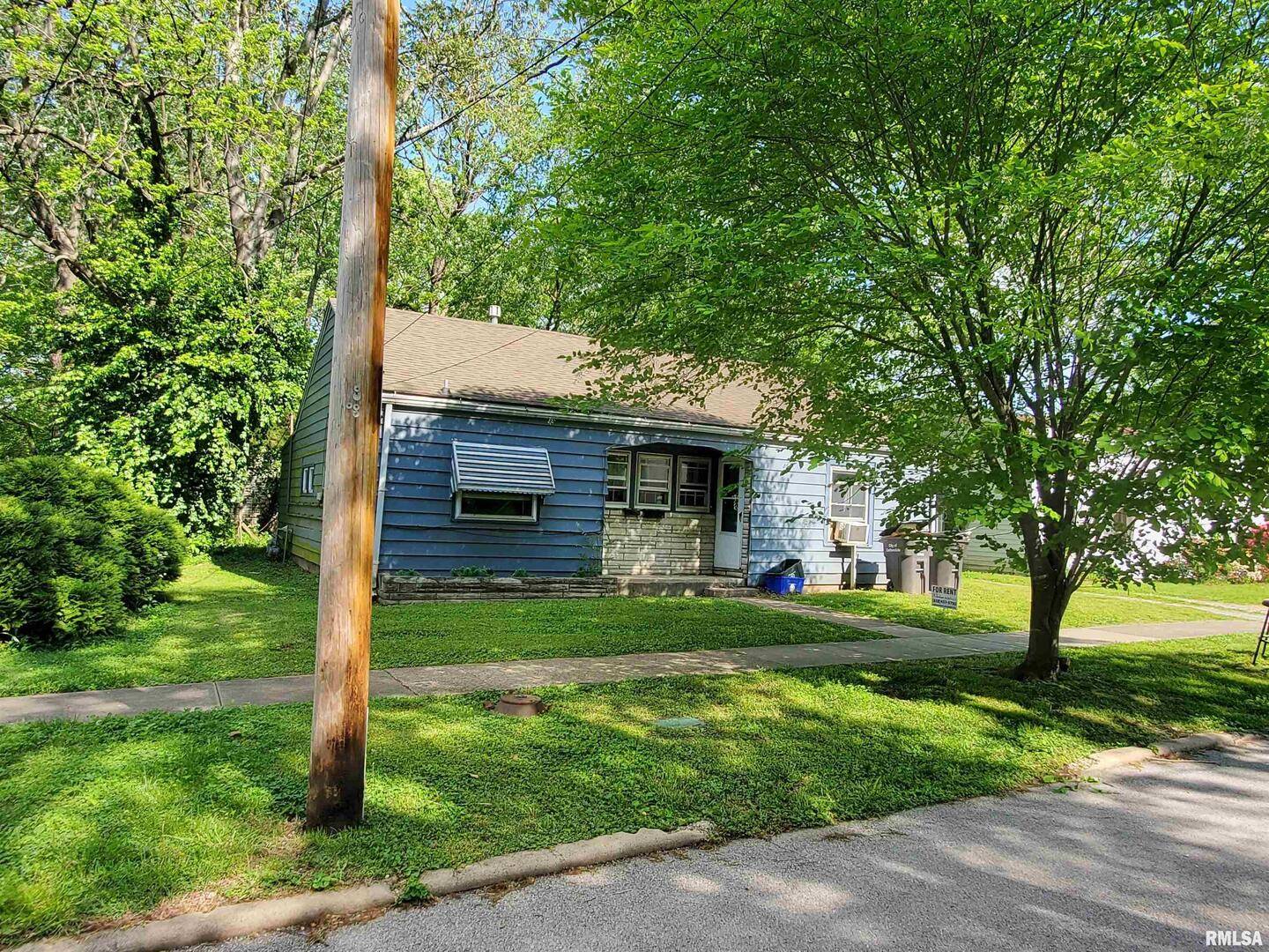 607 N ALMOND ST #Front House, Carbondale, IL 62901