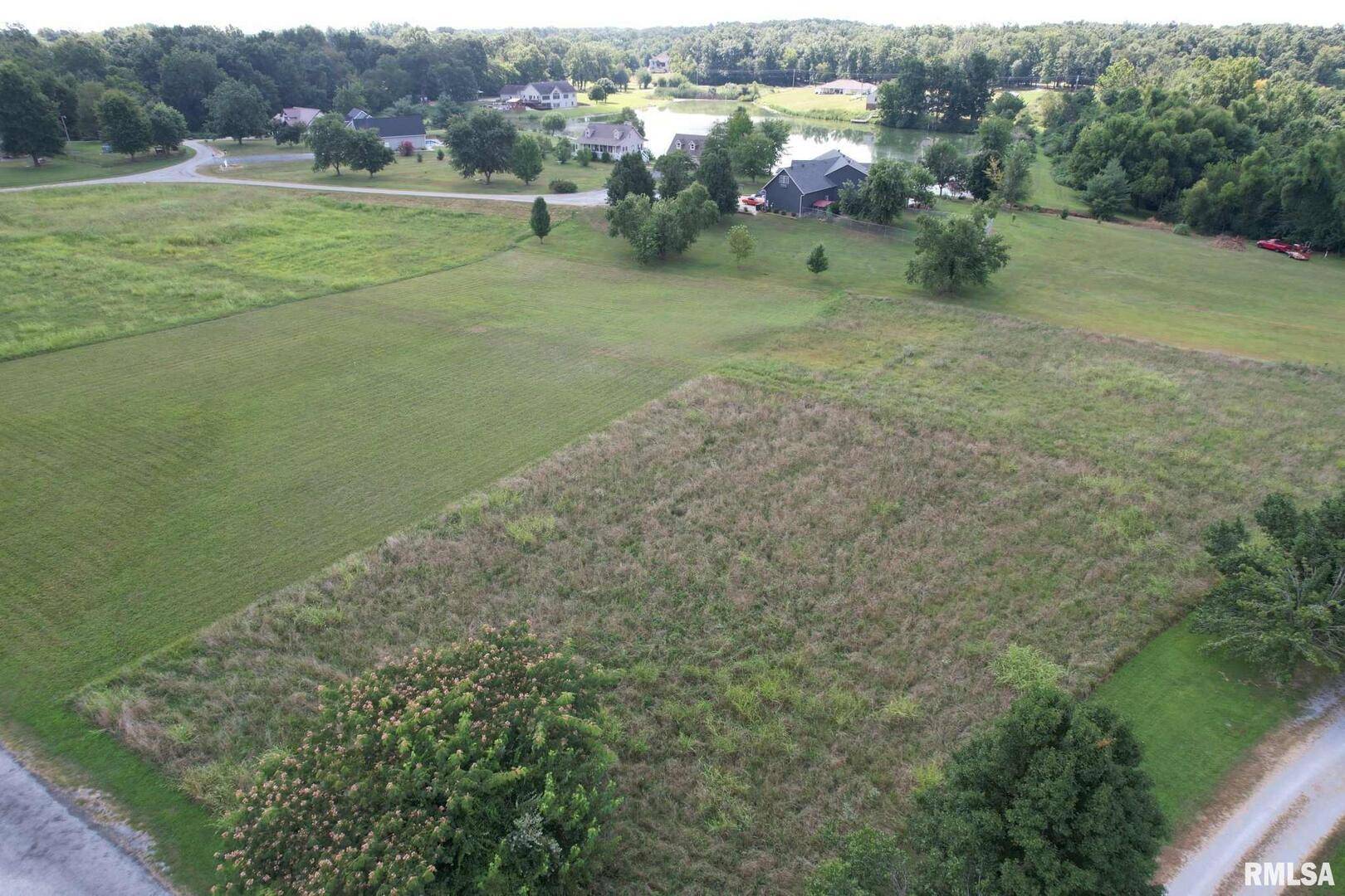 000 Jenna LN, West Frankfort, IL 62896