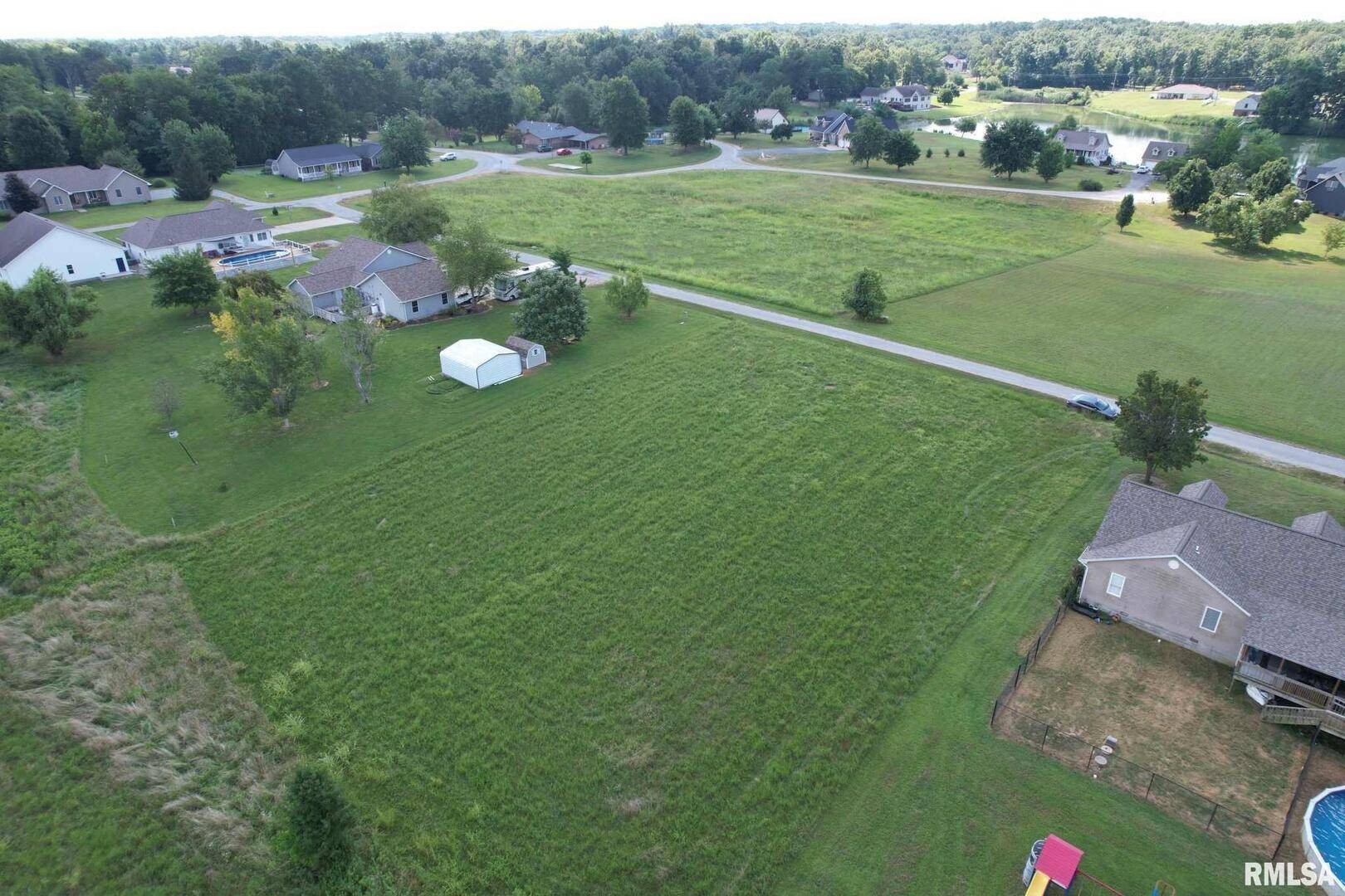000 Jenna LN, West Frankfort, IL 62896