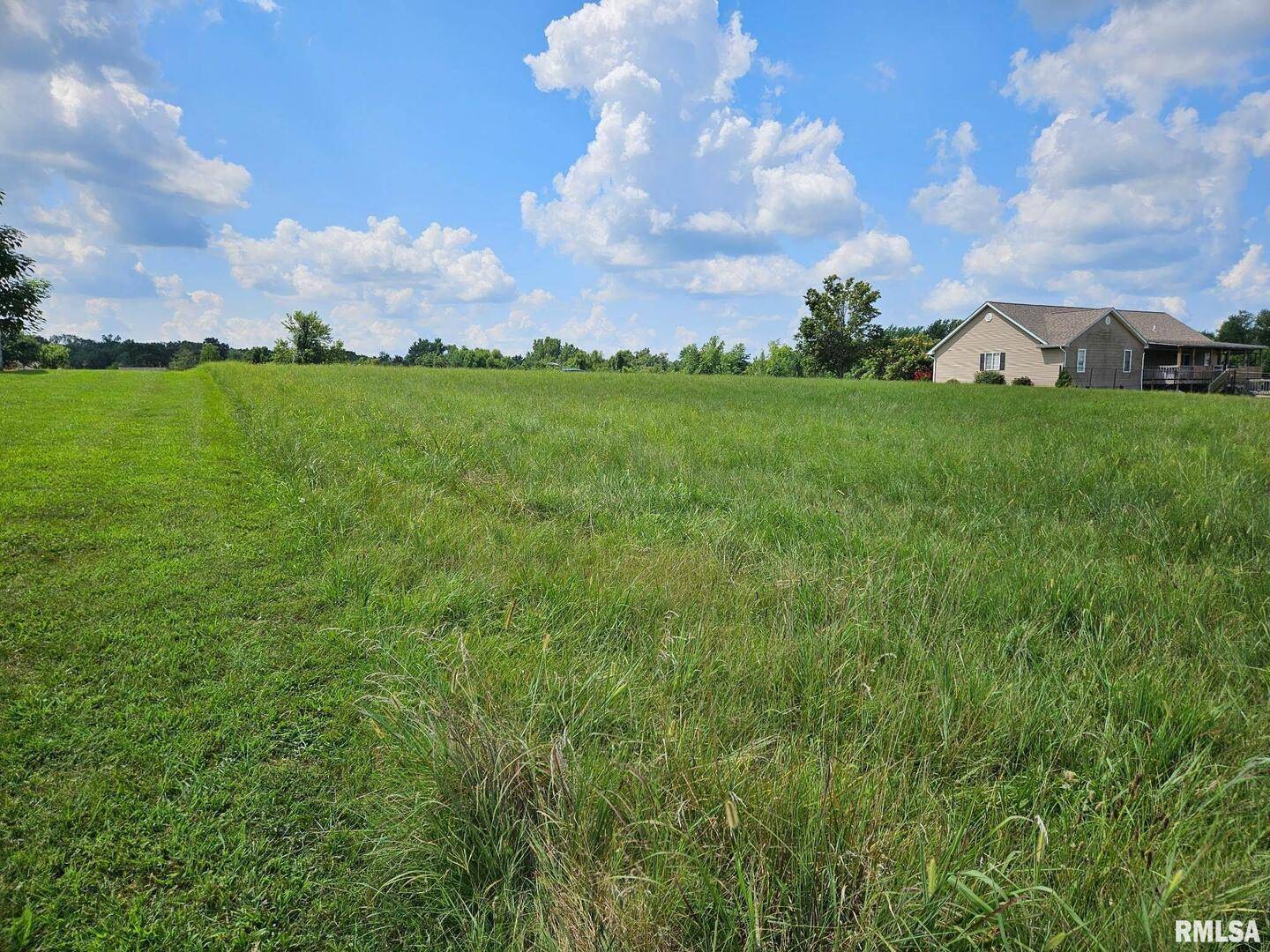 000 Jenna LN, West Frankfort, IL 62896