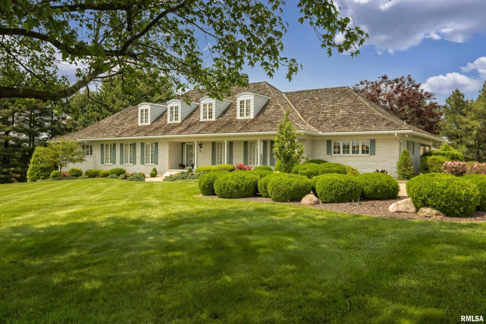 15866 Moellers RD, Marion, IL 62959