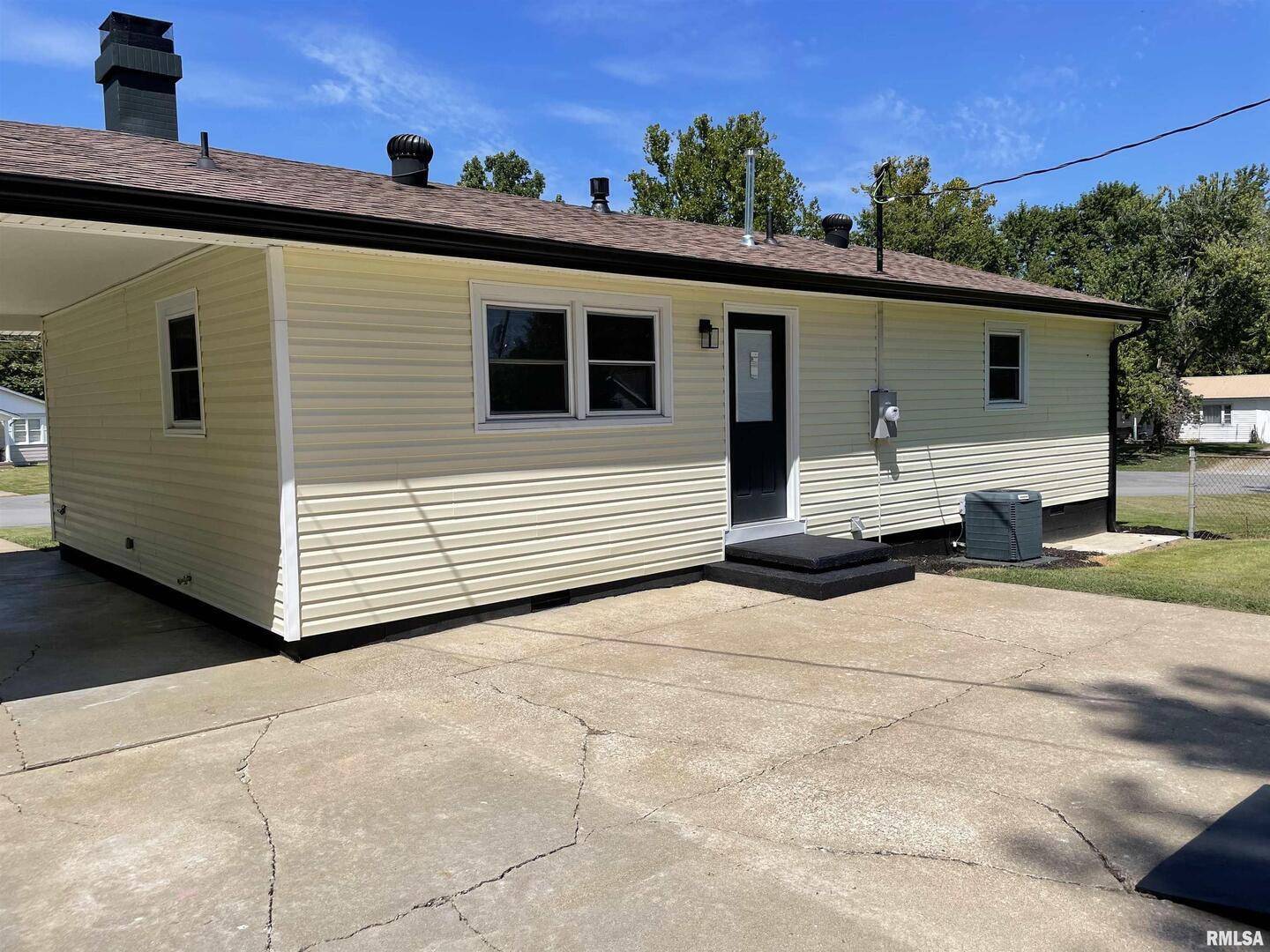 319 LINDSEY ST, Metropolis, IL 62960