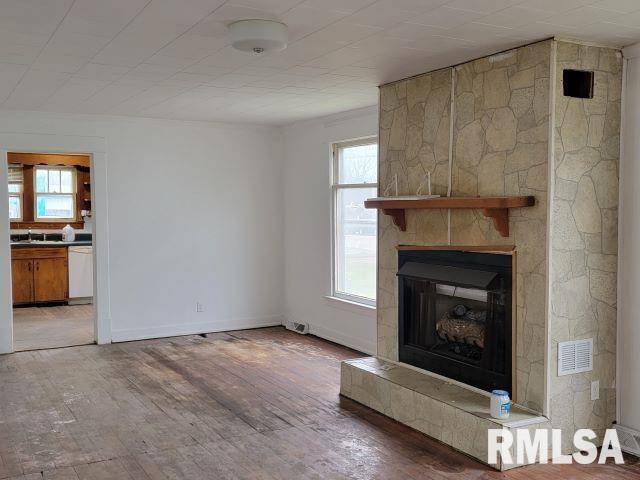 617 N 14TH ST, Herrin, IL 62948