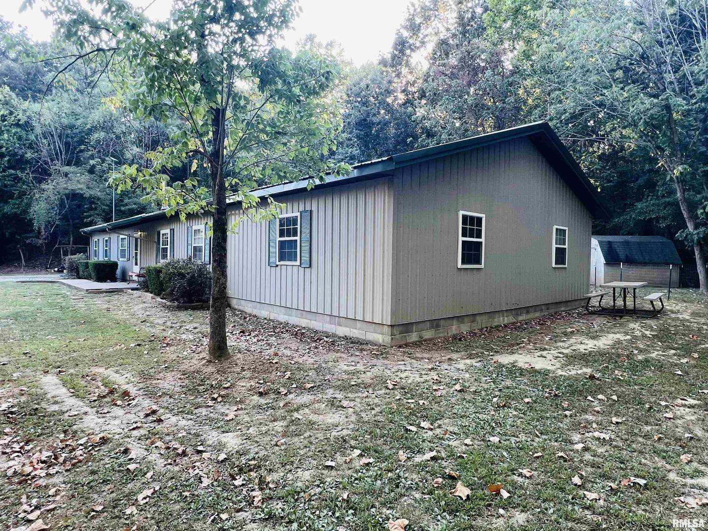 25001 W Old Salt TRL, Stonefort, IL 62987