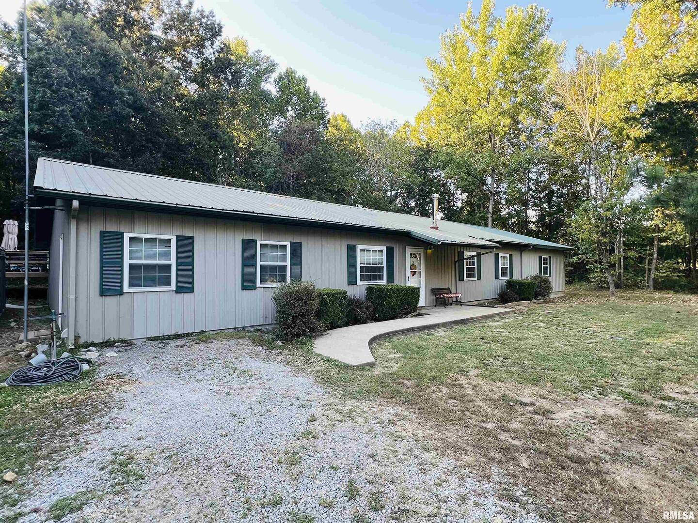 25001 W Old Salt TRL, Stonefort, IL 62987