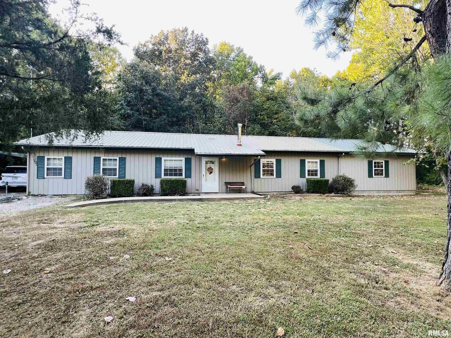 25001 W Old Salt TRL, Stonefort, IL 62987