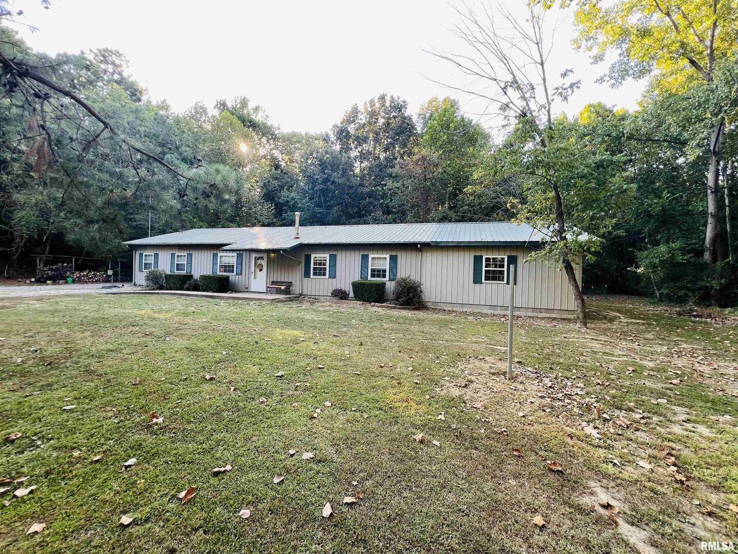 25001 W Old Salt TRL, Stonefort, IL 62987