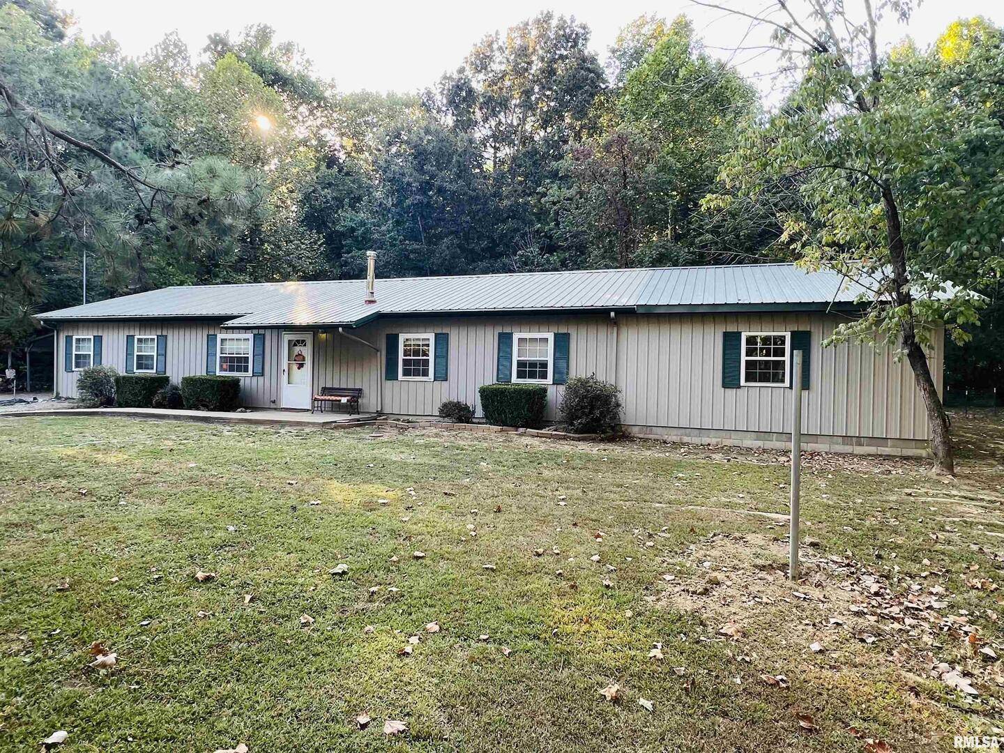 25001 W Old Salt TRL, Stonefort, IL 62987