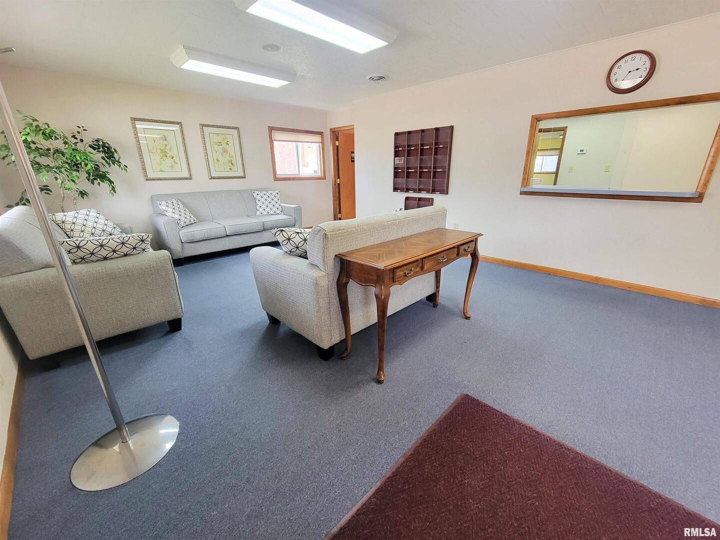 119 W 2ND ST, Flora, IL 62839