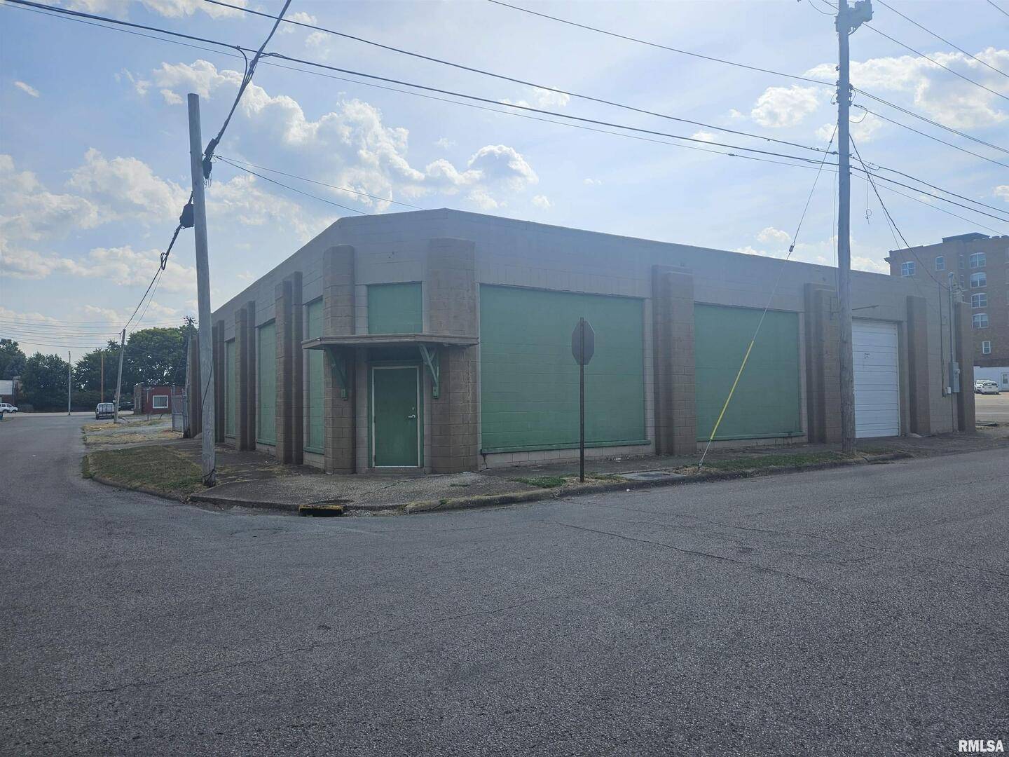 115 N COMMERCIAL ST, Benton, IL 62812